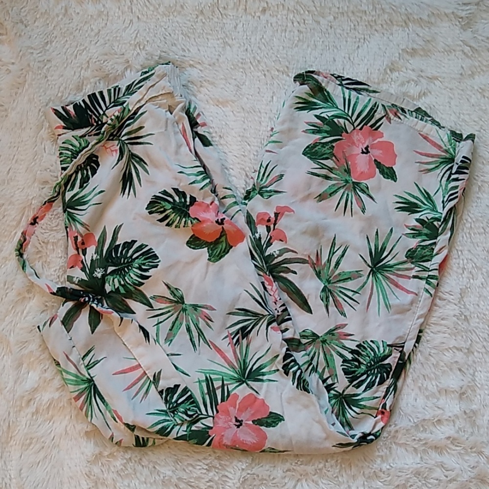 New Look Floral Pants. Size L
